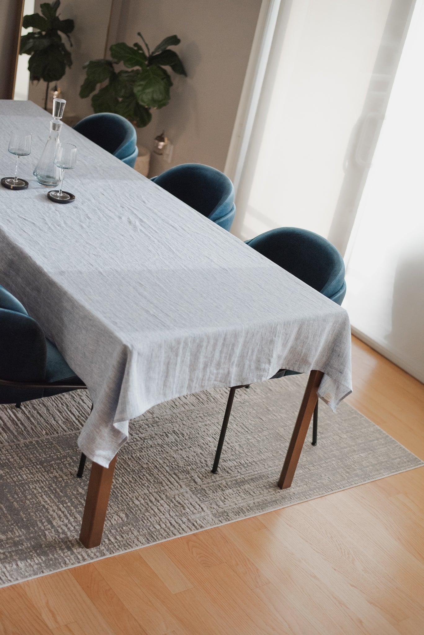 Blue color high quality pure european linen sustainable tablecloth